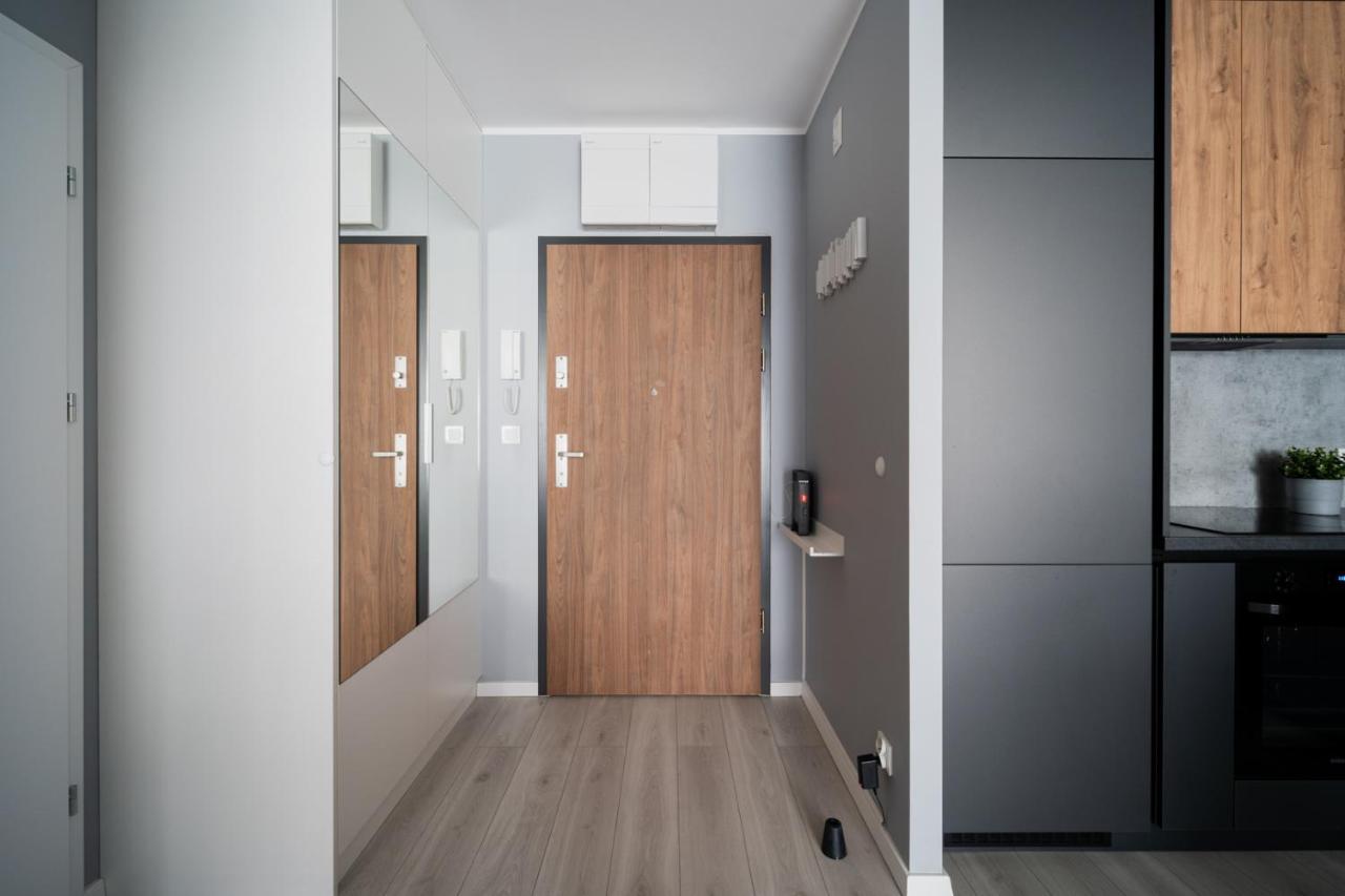 Uroczy Apartament Obok Sky Towera Apartment Wroclaw Luaran gambar