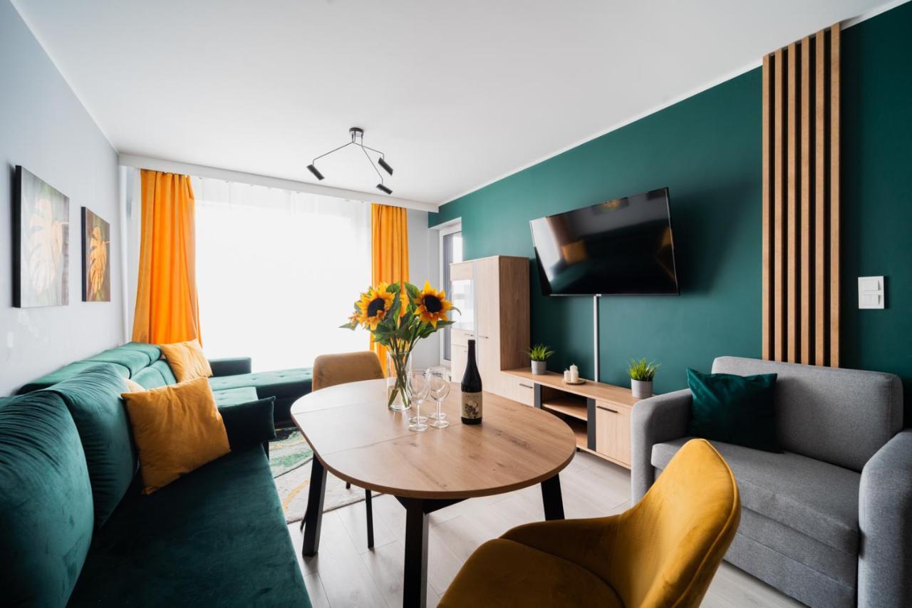 Uroczy Apartament Obok Sky Towera Apartment Wroclaw Luaran gambar