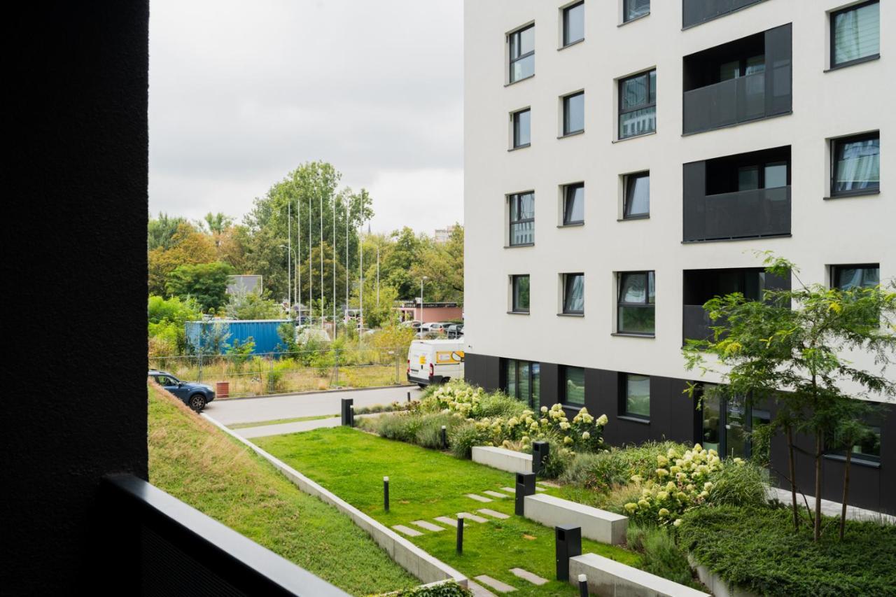 Uroczy Apartament Obok Sky Towera Apartment Wroclaw Luaran gambar